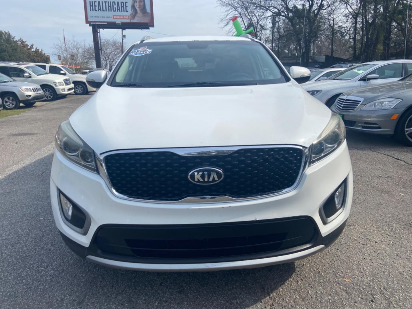 2016 WHITE KIA SORENTO EX V6 (5XYPH4A58GG) with an 3.3L engine, Automatic transmission, located at 5103 Dorchester Rd., Charleston, SC, 29418-5607, (843) 767-1122, 36.245171, -115.228050 - Photo#1